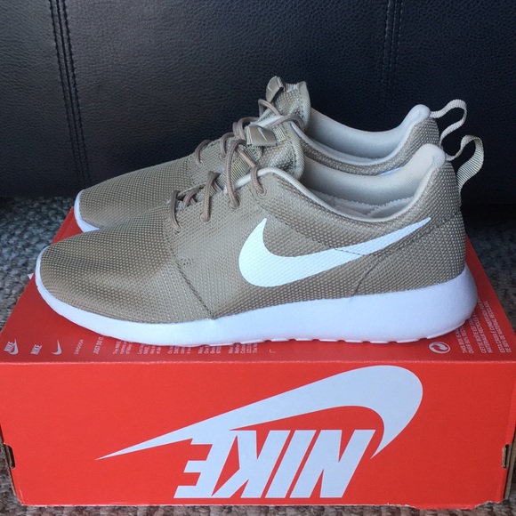 Nike Other - BRAND NEW NIKE ROSHE ONE GOLD WHITE SIZE 9.5